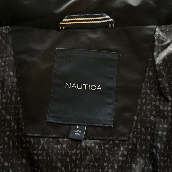 🔥 Nautica Men’s Black Puffer Jacket | Warmth Meets Modern Power 🖤 - Picture 8 of 10